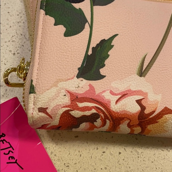 Betsey Johnson floral wallet/clutch NWT - Picture 7 of 7